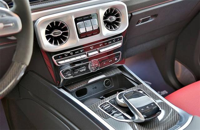 实拍“G63 AMG”, 这款“高奢侈”现身上演中国红