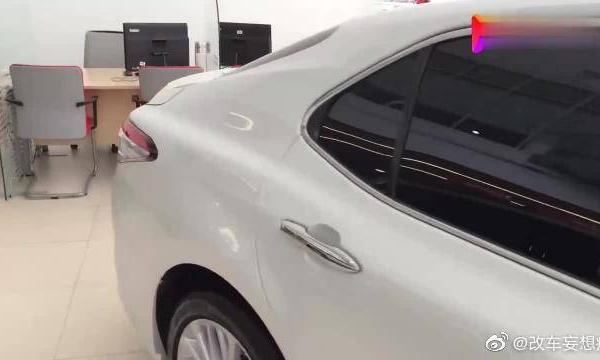 丰田凯美瑞改装版到店实拍，近距离看到实车，才知道多霸气