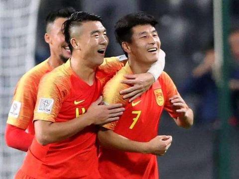 世界杯预选赛直播前瞻：中国男足VS关岛直播 国足主场轻松取胜！