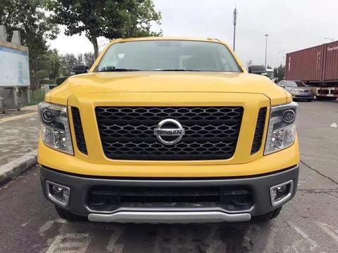 真正的“硬货”，车长近5.8米气场盖过奔驰G，配V8引擎534牛米！