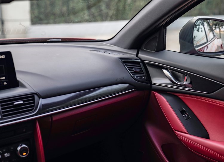 帅就完事儿了!新款马自达CX-4官图发布