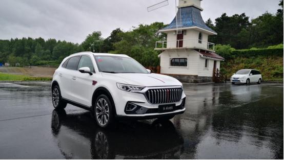 这款车搭配2.0T动力,作为一款高性价比SUV,百公里油耗7.9L