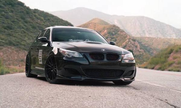 BMW M5 这pp真是性感，反正现在我是找不到这么性感的了。