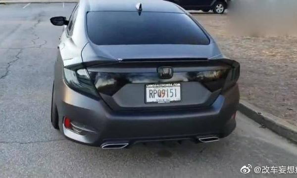实拍展示改装本田思域！这配色真的很好看！