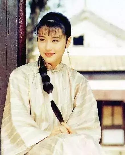 曾经饰演周芷若的周海媚，年轻时简直太美