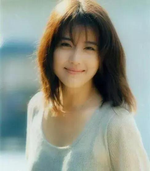 曾经饰演周芷若的周海媚，年轻时简直太美