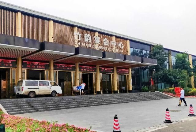 成都河淦·香城竹韵:一次可以为六对新人同时举办婚礼的公园