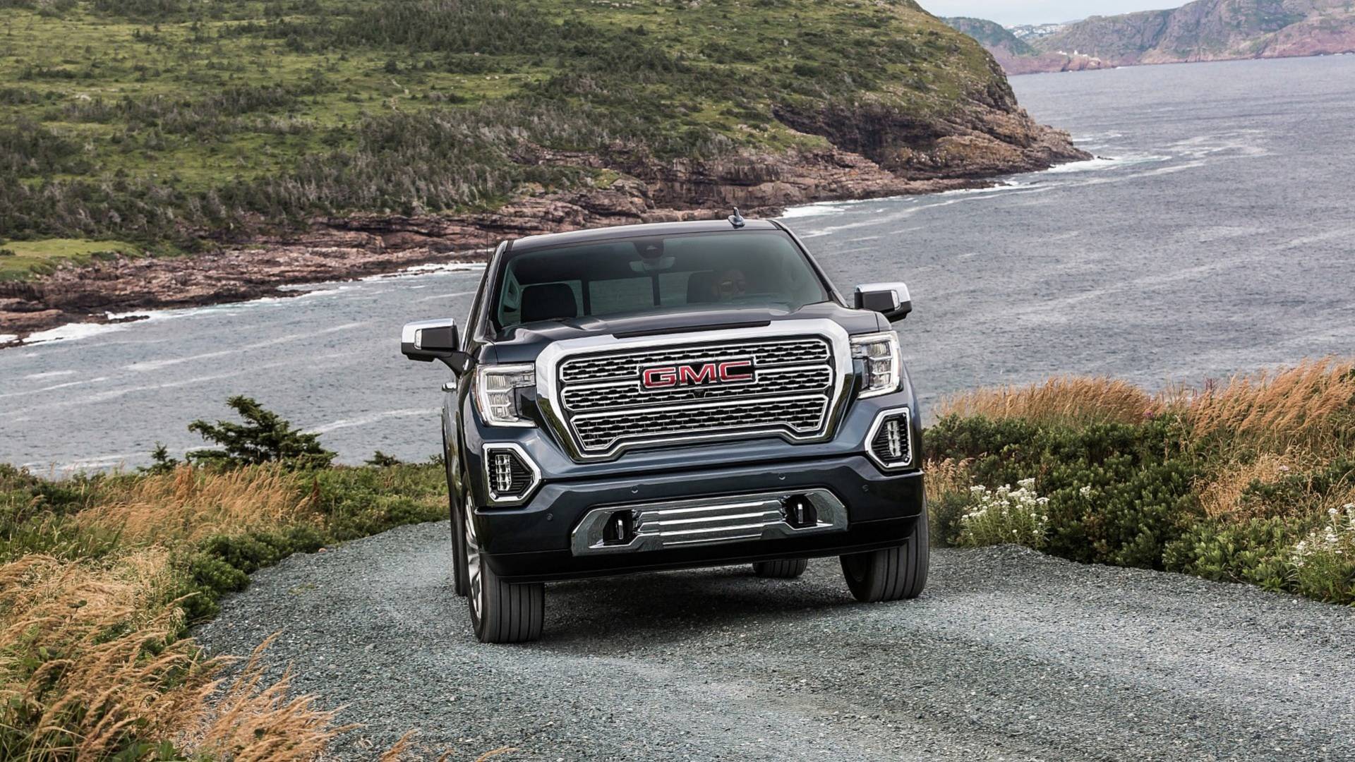 搭6.2L V8发动机/外观更显霸气 GMC全新SIERRA将于11月5日亮相