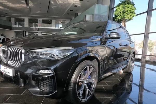 尺寸比保时捷卡宴还大，重返王者之巅，宝马全新X5 M曝光！