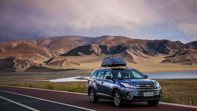 30万级SUV,中端合资PK二线豪华,汉兰达和凯迪拉克XT5怎么选?