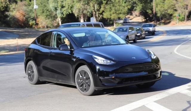 Model 3长胖了!特斯拉Model Y路测无伪谍照曝光