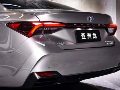 一汽丰田放出“绝招”，亚洲龙2.0L价格出炉，起售不足18万