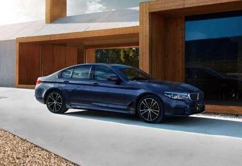 开着新款宝马5系才第一天，车主含泪谈十年攒钱买车感受