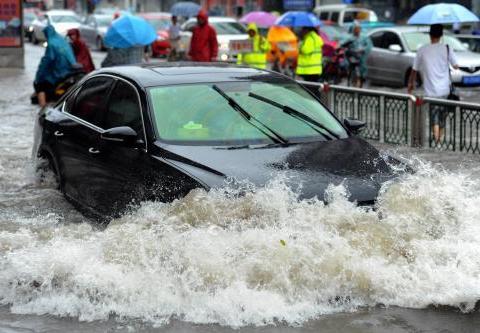 开了10年车才知道，这3种保险没派上用场，买几乎等于给保险送钱