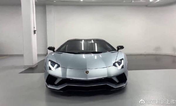 高清实拍2019款兰博基尼AventadorS！银色的太高级了