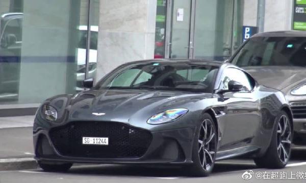 街拍阿斯顿马丁DBS，这款车尾是真的帅气！