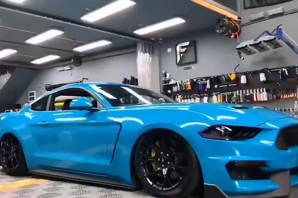 Mustang AX迈阿密蓝装贴作业完成。