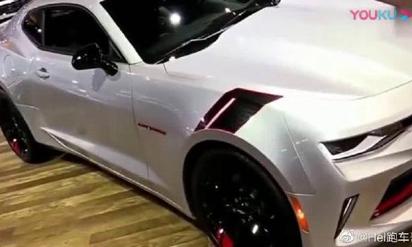 带你领略全新进口雪佛兰科迈罗跑车，非常的酷炫，绝对的漂亮