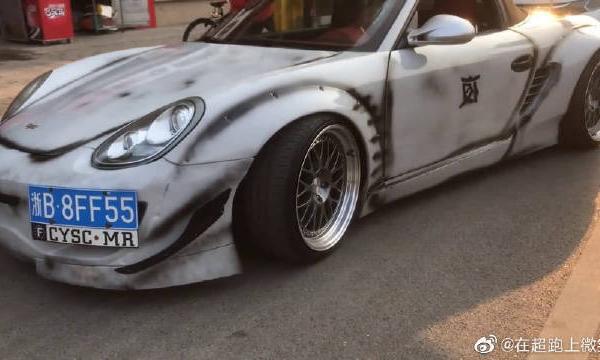 保时捷跑车这样改装，反而更个性，贼帅气啊