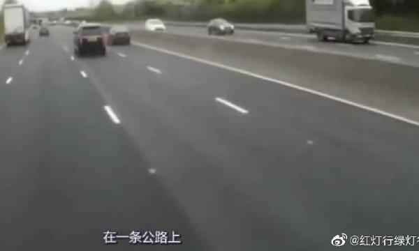 开车睡觉这技术也是到了极致，被奥迪的操作打败了！