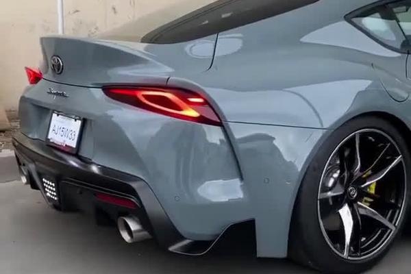 新一代丰田Supra，这车还是很讨人喜欢滴～～～