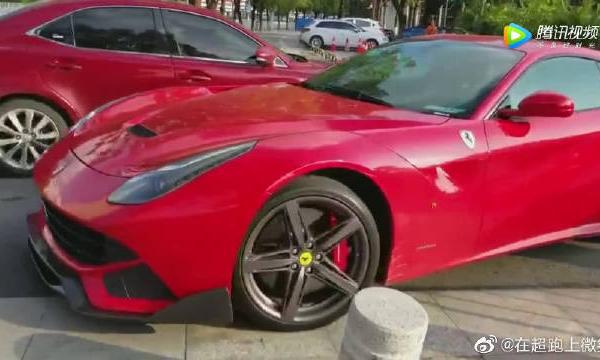 街拍法拉利，震撼人心的声浪，听起来真溜，很酷啊