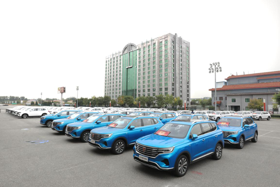 荣威RX5 MAX百城千店同时交车 上市1个月订单达2万