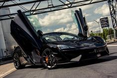 高清汽车美图：迈凯伦的蝴蝶门就是帅