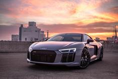 Audi R8 Coupé V10 plus 颜色：Nardo grey 原来18图是这样
