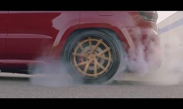 汽车视频：1200匹Jeep 大切SRT8
