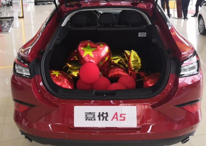全新江淮嘉悦A5或11月上市!轴距2760mm 配一键启动+电子手刹!