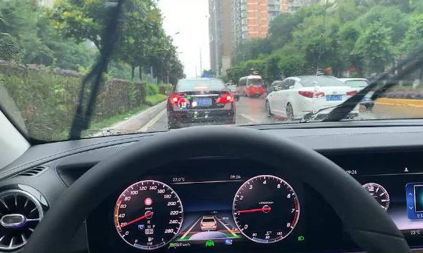 奔驰E级E300L升级23P智能驾驶辅助系统