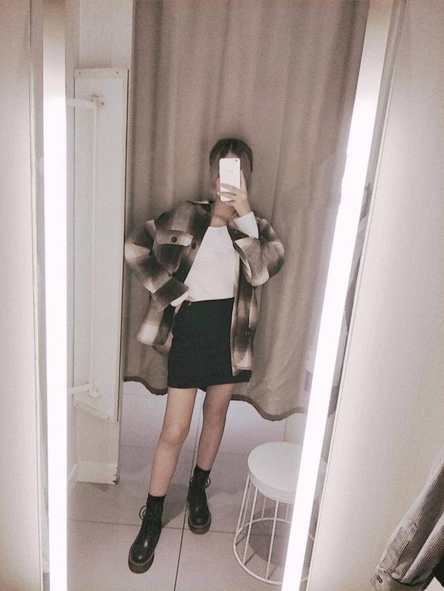 刘雯同款外套普通人可以穿吗?素人亲测,光腿穿搭更时髦 刘雯同款外套普通人可以穿吗?素人亲测,光腿穿搭更时髦