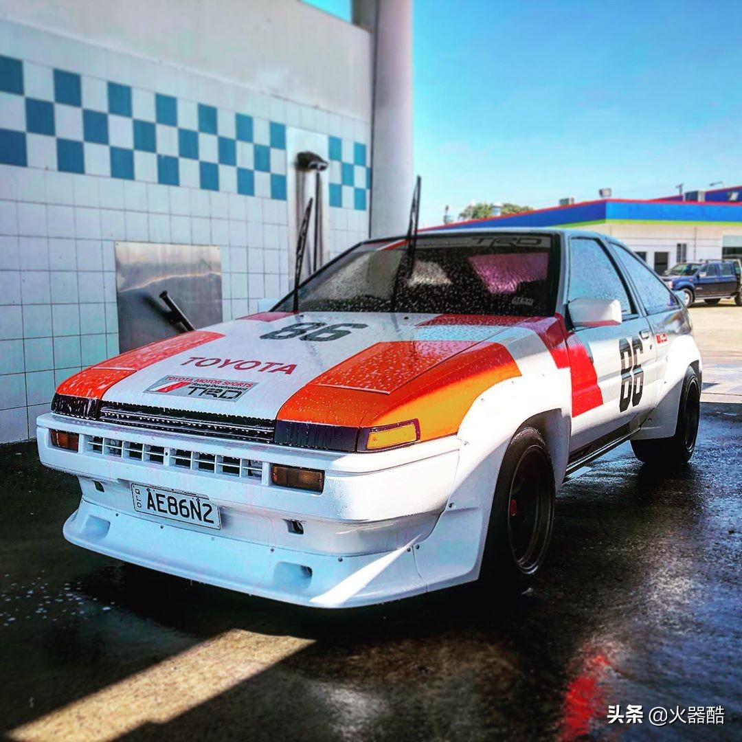 「丰田AE86」豆腐店少年的弯道梦想