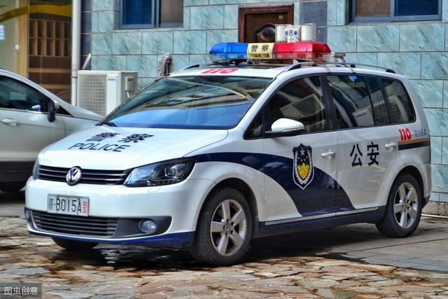 警车|嫌犯|警笛_新浪新闻