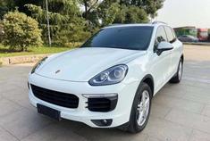 很经典的一代保时捷卡宴，这代看着最顺眼