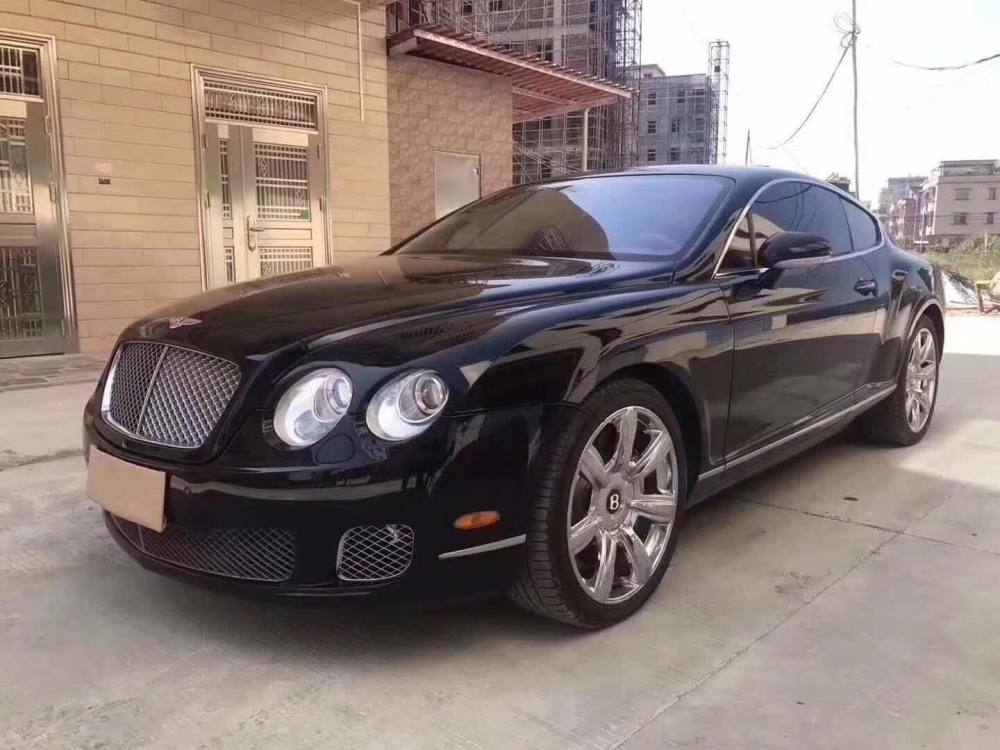 800万宾利撞上路杆，车损六位数，保险公司老总急哭