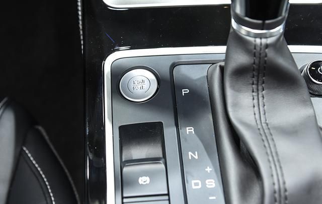 1.5L+CVT动力总成只是皮毛,全新比亚迪秦燃油版“水”有多深?