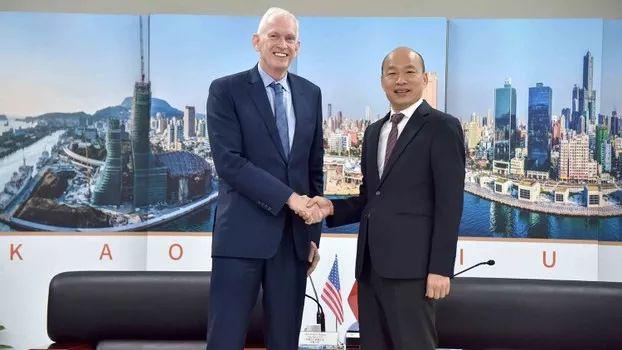 韩国瑜会见莫健