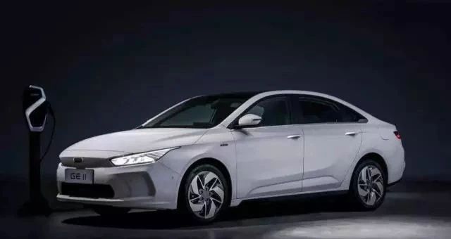 比亚迪危险了!国产名商出续航500公里电动车,媲美特斯拉Model 3