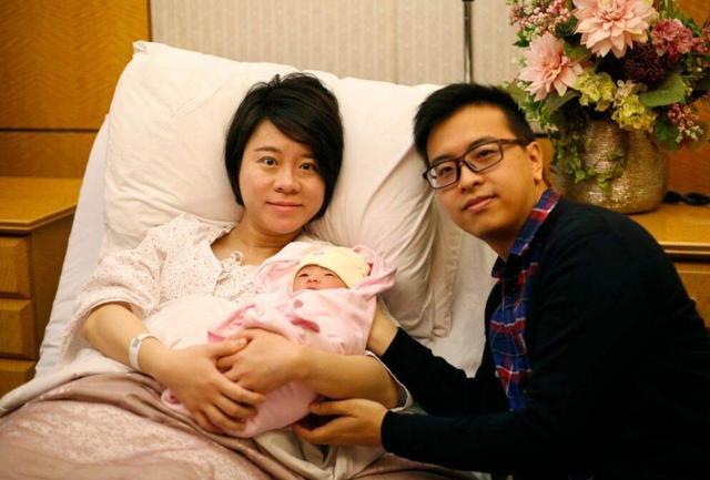 我想麻烦大家给小孙子取个名子，大孙子叫李墨通，二孙子叫什么名字好呢，二的五行缺金！麻烦大家了！