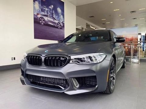 最帅“宝马5系”亮相，战斗灰车身，四出排气，625马力3.3秒破百