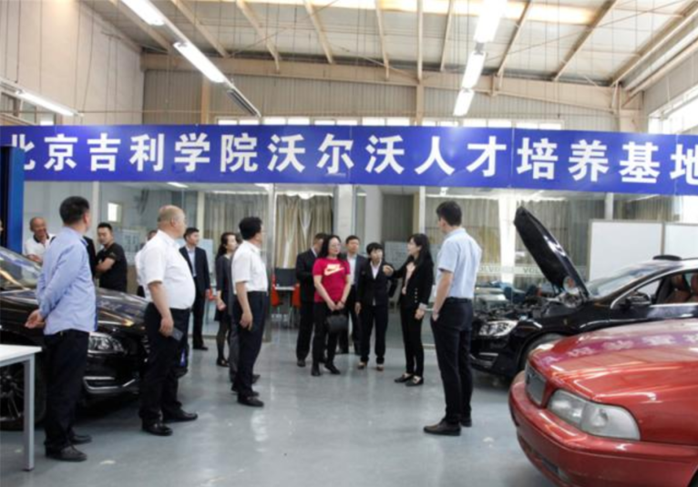 成就“树人”无需百年,“教育家”李书福的人才样本