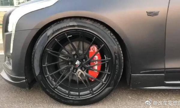 Ct6改装气动避震完工效果展示，姿态挺完美的！一起来看看！