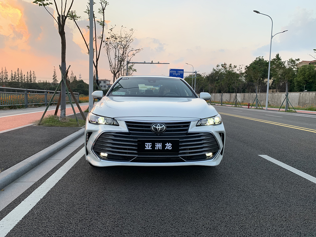 2.0L的5米大车,不到20万起的亚洲龙,动力够用吗?