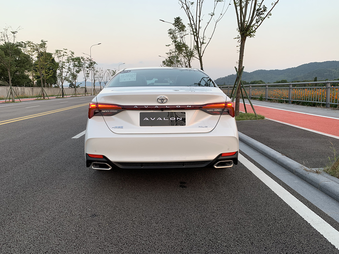 2.0L的5米大车,不到20万起的亚洲龙,动力够用吗?