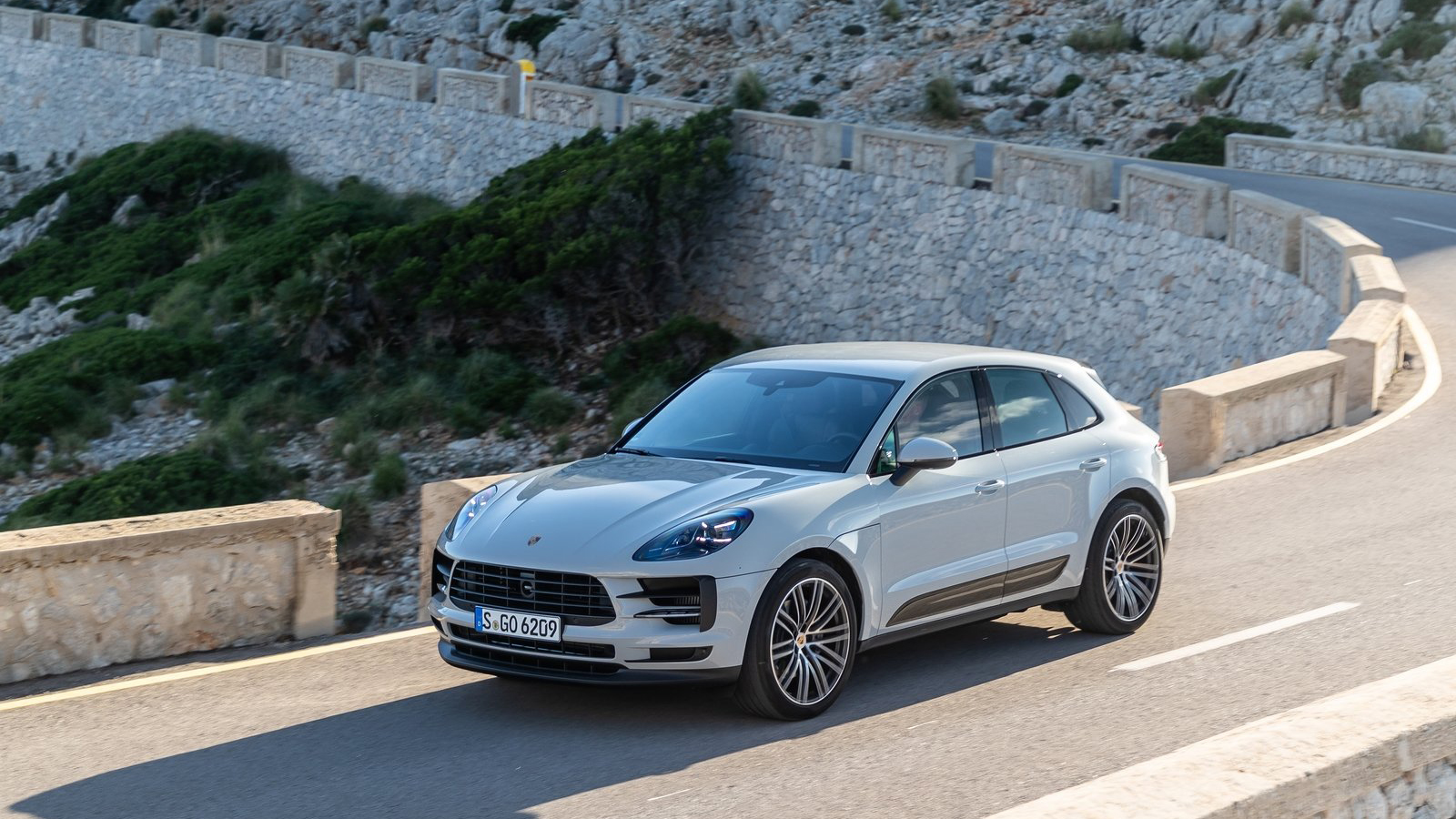 忘记911吧......这8款车才是保时捷的救星!