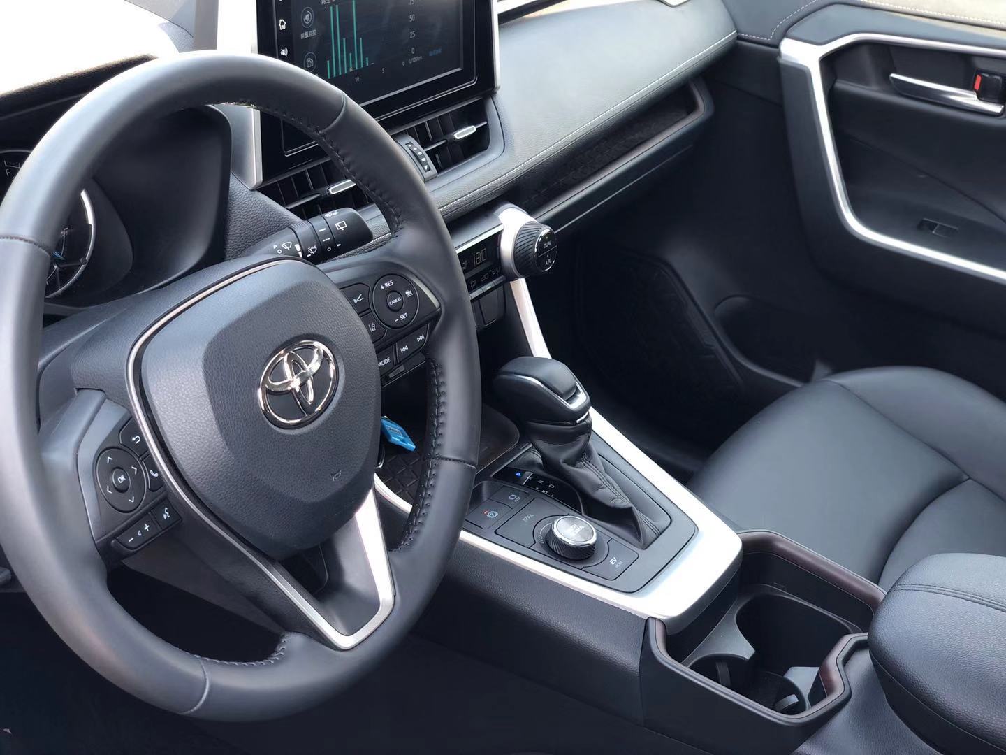 试驾全新RAV4荣放:似曾相识的味道,不一样的体验