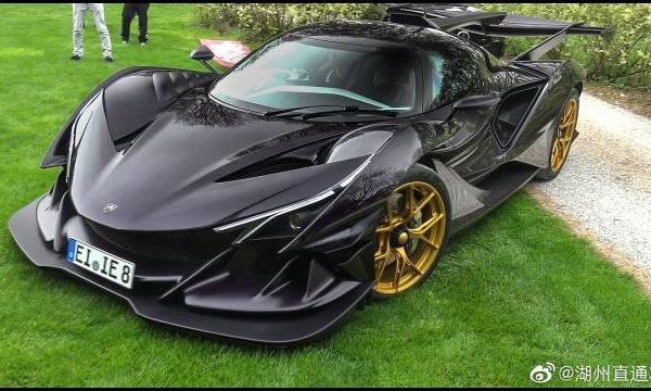 780马力6.3升法拉利V12引擎I巨大的转速和可爱的声音