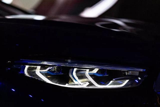 我离全新BMW 8系的距离，也许就只差一套房子